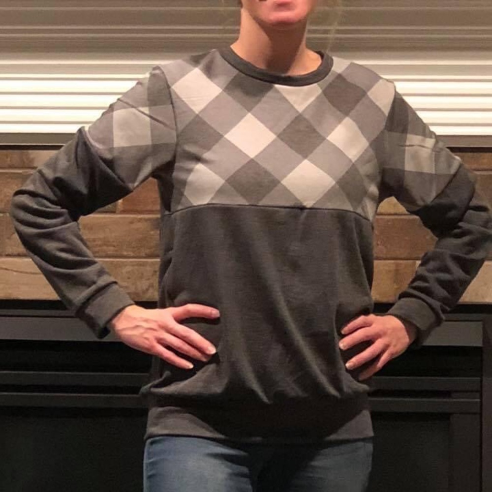 NWOT, Plaid and Charcoal Top, Size Large
